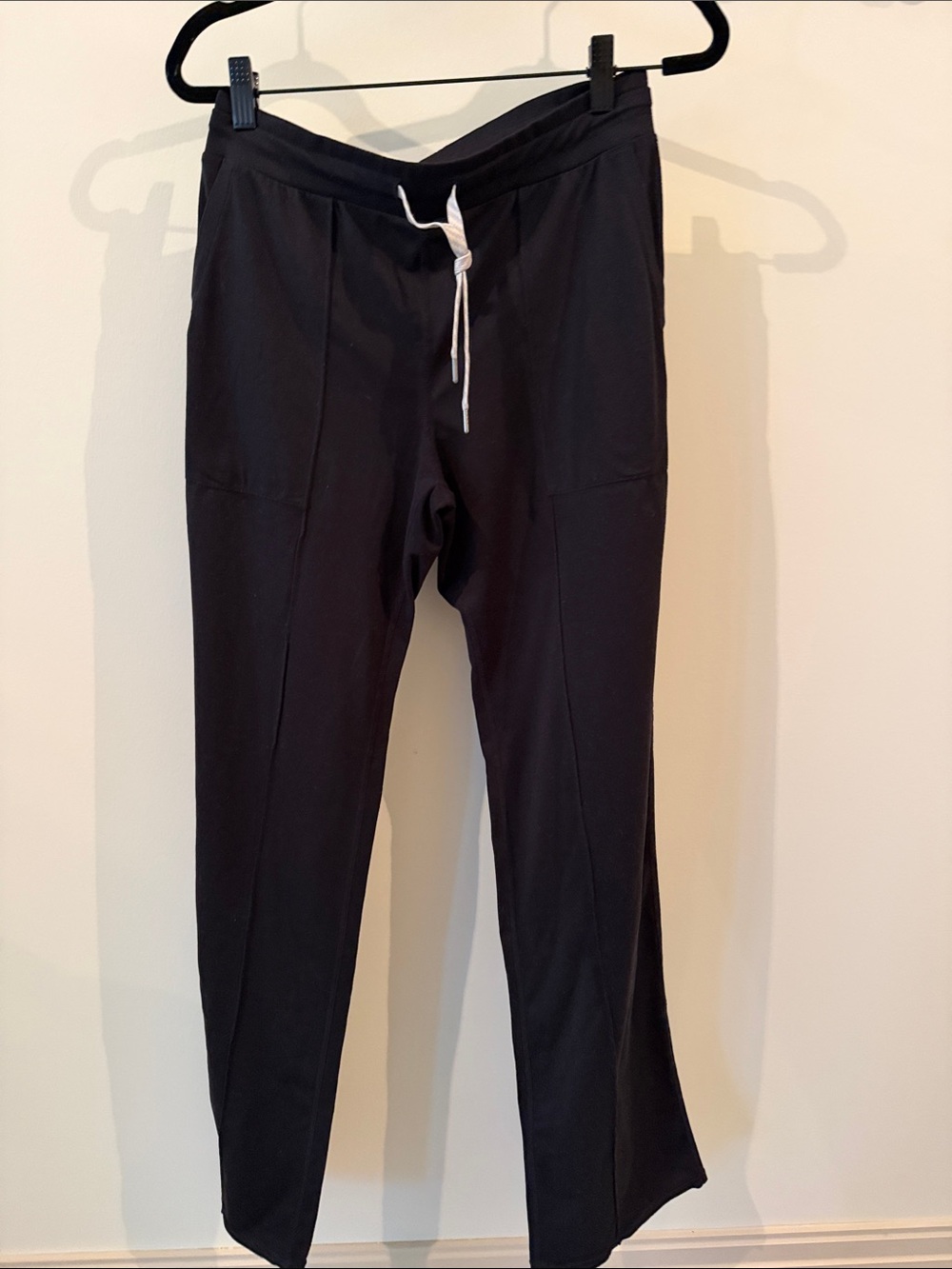 Vuori flared leg halo fabric pant